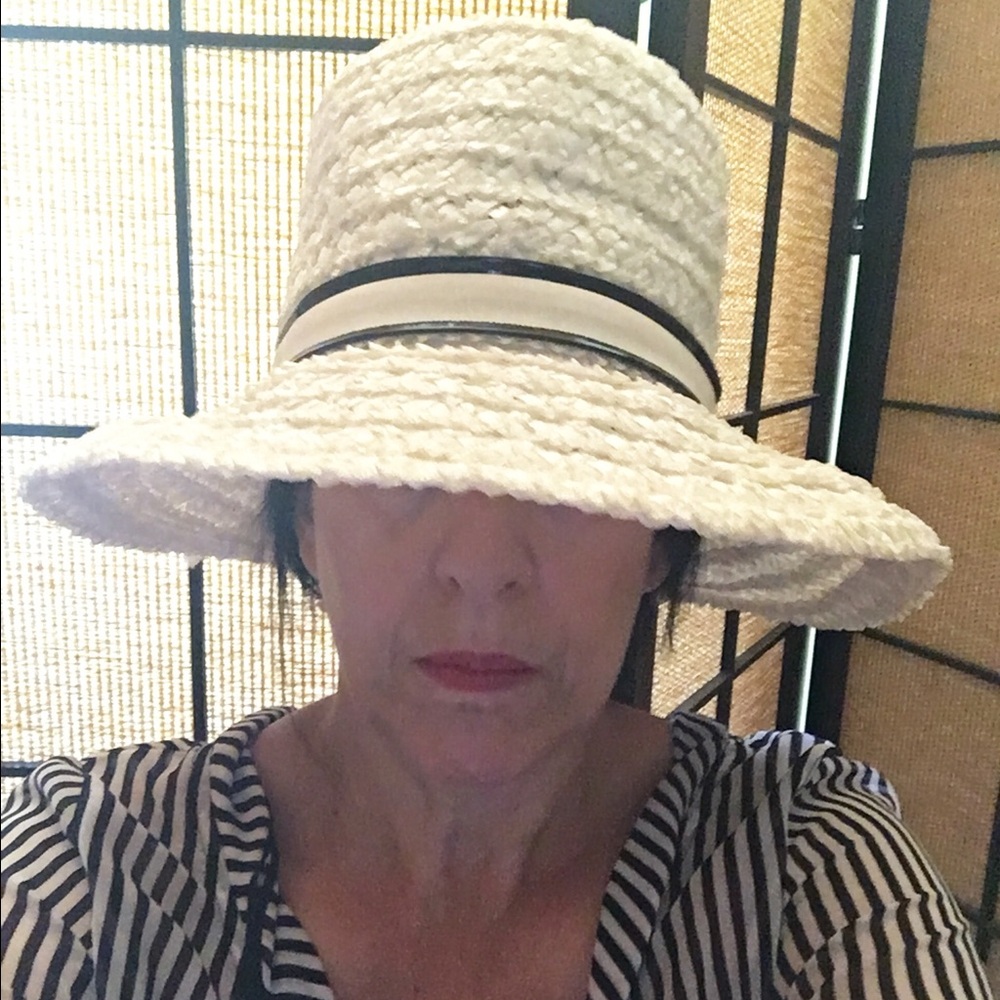 Vintage White Straw Shaped Hat-w/white/blue Hatband & Bow